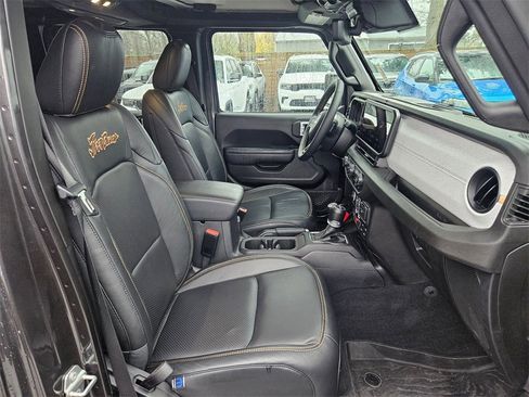 Certified 2024 Jeep Gladiator Sport image 18