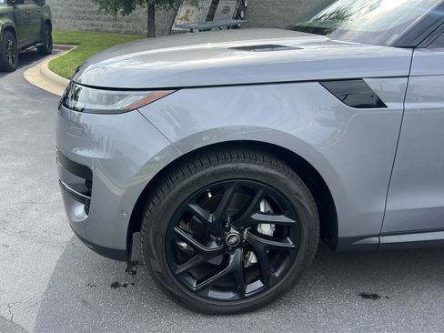 Used 2024 Land Rover Range Rover Sport SE AWD/4WD image 14