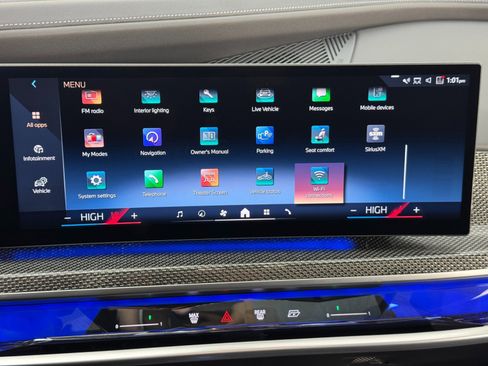 Used 2023 BMW i7 xDrive60 w/ Parking Assistance Package image 28