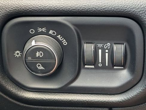 Used 2025 RAM 1500 Big Horn AWD/4WD image 23