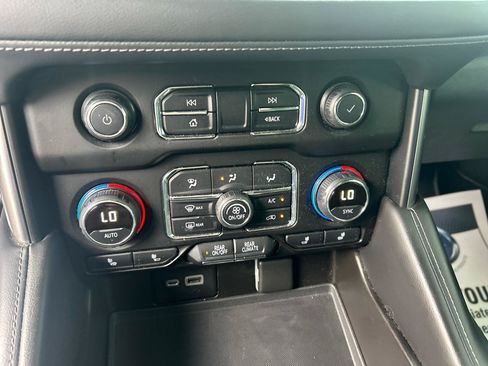 Used 2021 Chevrolet Tahoe LT AWD/4WD image 22