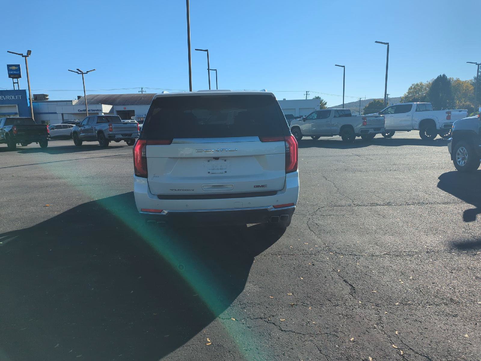 Used 2025 GMC Yukon XL Denali w/ Sun & Power Step Package AWD/4WD image 6