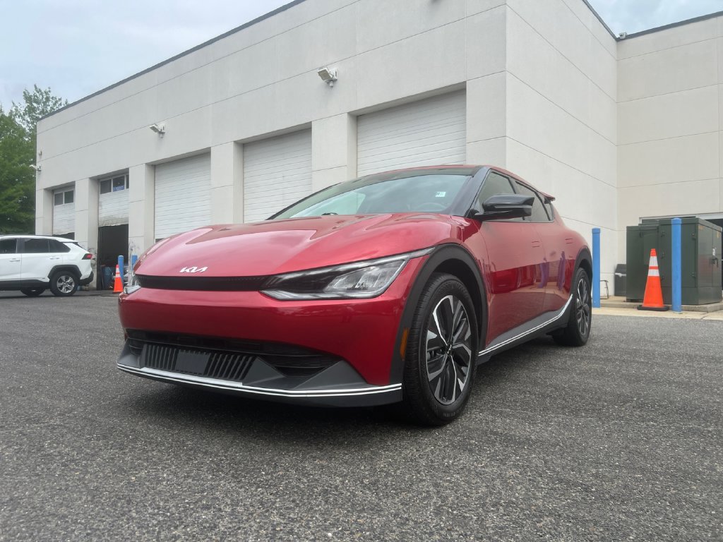 Used 2024 Kia EV6 Light RWD image 32