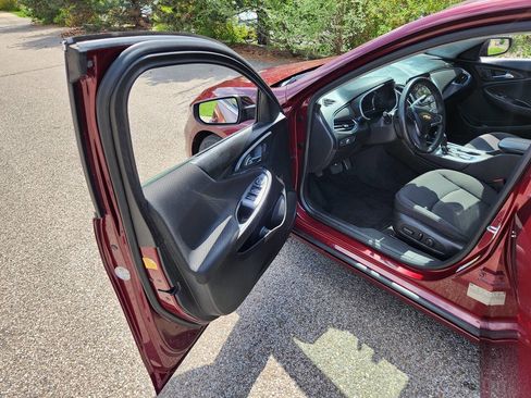 Used 2016 Chevrolet Malibu LT image 14