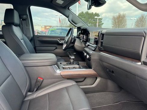 Certified 2023 GMC Sierra 1500 SLT w/ SLT Convenience Package AWD/4WD image 12