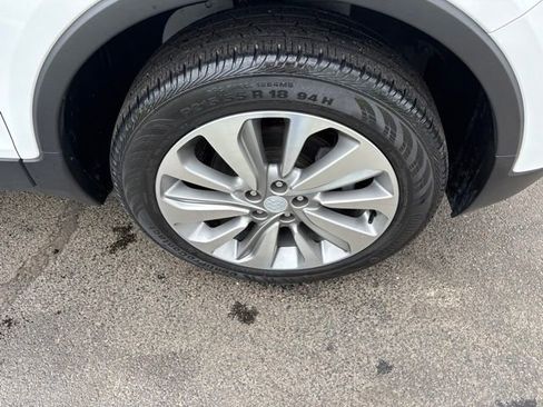 Used 2020 Buick Encore Preferred AWD/4WD image 40
