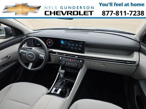 Used 2025 Hyundai Tucson SE image 12