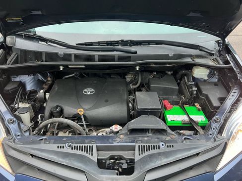Used 2020 Toyota Sienna L FWD image 16