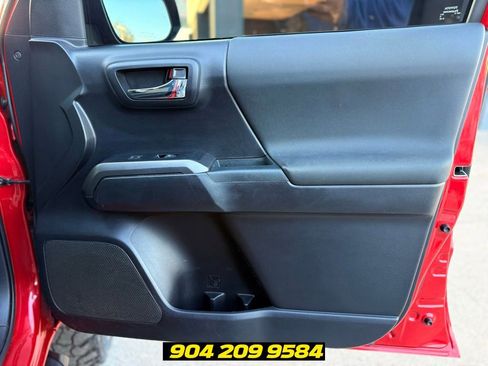 Used 2021 Toyota Tacoma TRD Off-Road w/ Technology Package AWD/4WD image 33