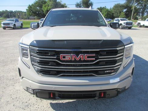 New 2026 GMC Sierra 1500 AT4 w/ AT4 Premium Package AWD/4WD image 11