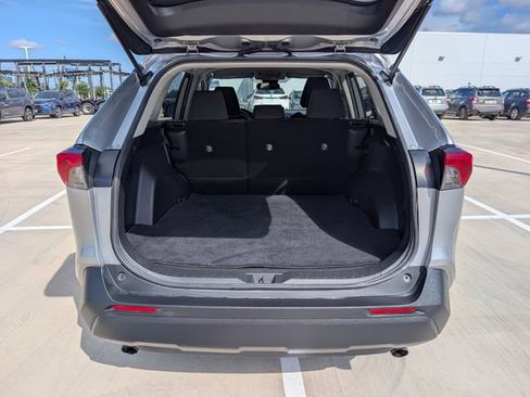 Used 2021 Toyota RAV4 LE FWD image 27