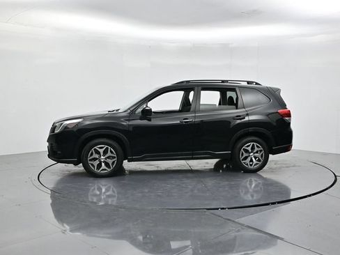 Used 2024 Subaru Forester Premium AWD/4WD image 6