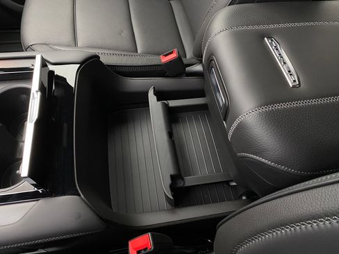 Used 2025 GMC Yukon Denali w/ Denali Reserve Package image 20