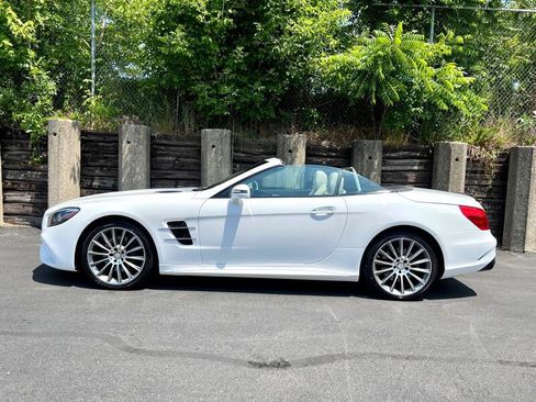 Used 2017 Mercedes-Benz SL 550 image 9