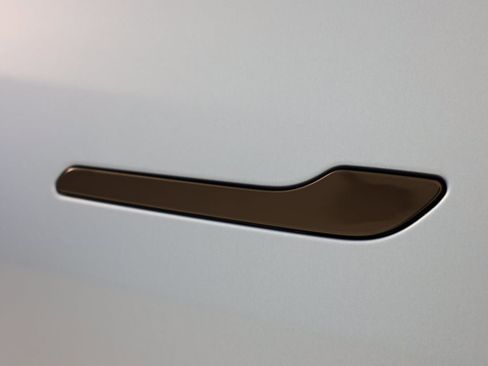 Used 2026 Tesla Model Y Long Range image 19