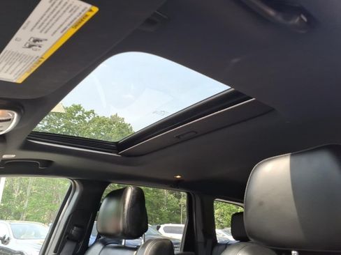 Used 2021 Jeep Grand Cherokee Limited AWD/4WD image 14