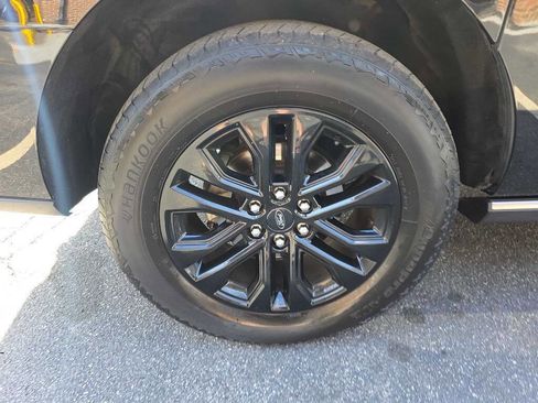 Used 2019 Ford Expedition Max Limited image 31