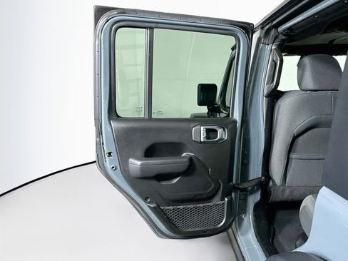 Used 2024 Jeep Wrangler Unlimited AWD/4WD image 31