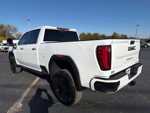 Used 2024 GMC Sierra 2500 Denali Ultimate AWD/4WD image 8