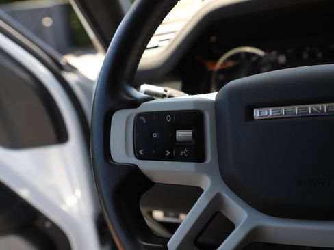 Used 2022 Land Rover Defender 110 AWD/4WD image 23