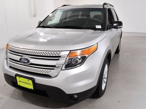 Used 2013 Ford Explorer XLT AWD/4WD image 2