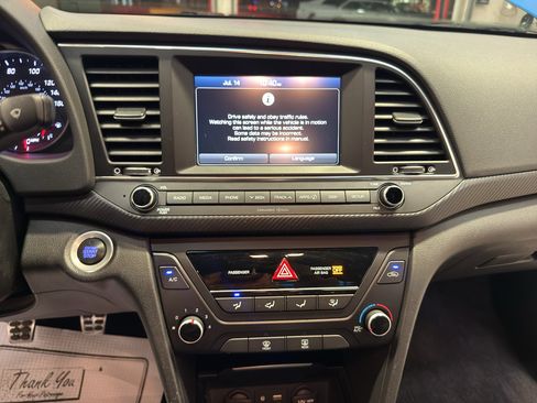 Used 2017 Hyundai Elantra Sport FWD image 19
