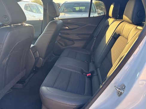 Used 2025 Buick Envista Preferred image 23