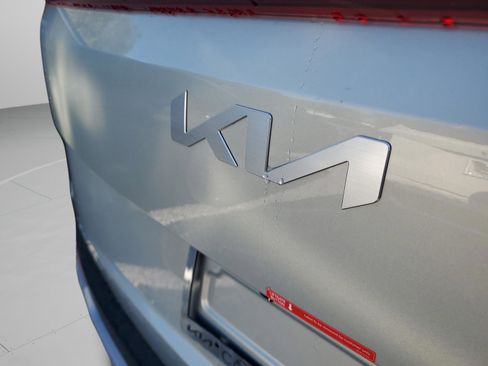 New 2026 Kia Carnival EX image 6