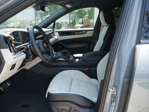 New 2026 Porsche Cayenne S AWD/4WD image 5