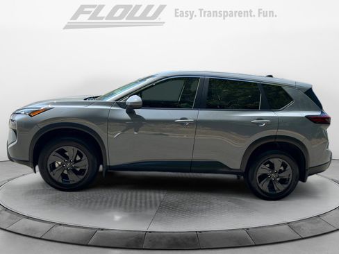 Used 2026 Nissan Rogue SV FWD image 5