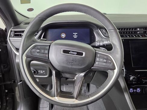 Used 2023 Jeep Grand Cherokee Altitude image 16