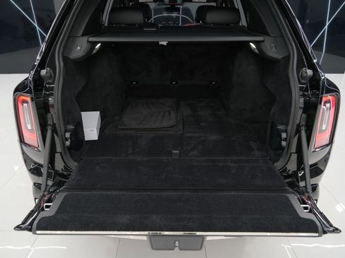 Used 2025 Rolls-Royce Cullinan image 15
