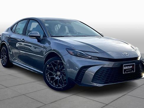 New 2026 Toyota Camry SE image 2