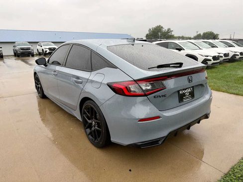 Used 2022 Honda Civic Sport image 4
