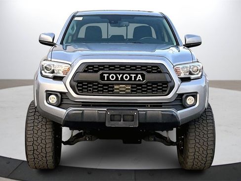 Used 2018 Toyota Tacoma SR5 image 3