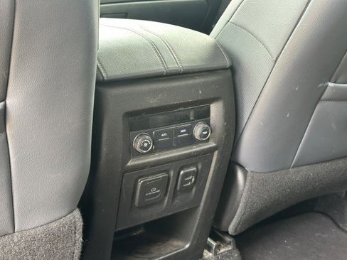 Used 2018 Chevrolet Traverse LT AWD/4WD image 15