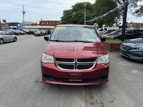 Used 2015 Dodge Grand Caravan SE w/ Quick Order Package 29E SE FWD image 3