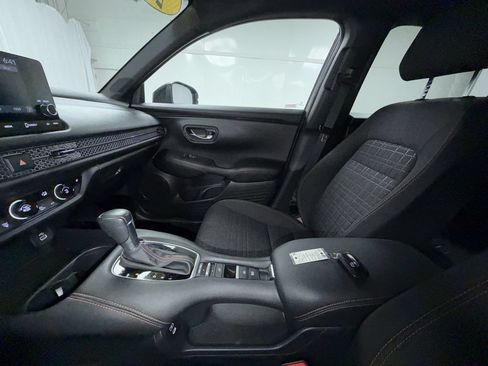 Used 2025 Honda HR-V Sport image 25