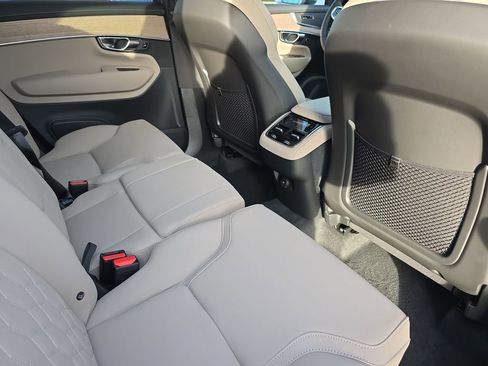 New 2026 Volvo XC90 B6 Plus w/ Protection Package Premier AWD/4WD image 11