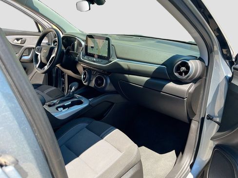 Used 2025 Chevrolet Blazer LT AWD/4WD image 29