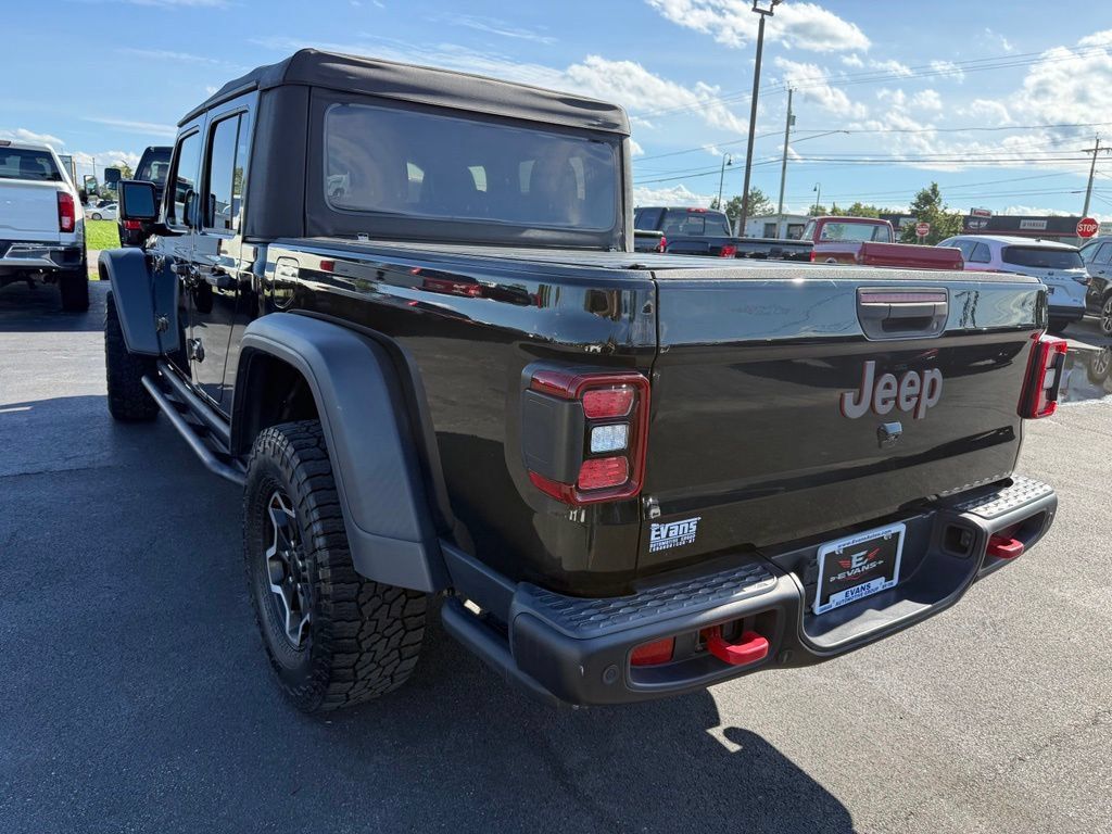 Used 2021 Jeep Gladiator Rubicon AWD/4WD image 7