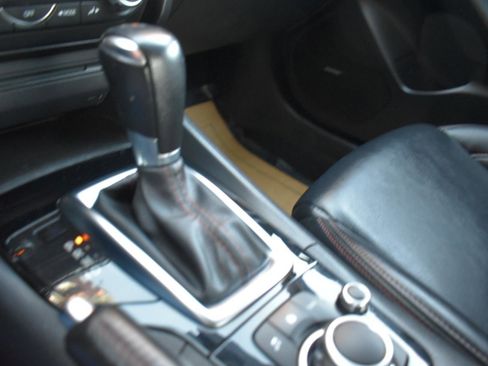 Used 2016 MAZDA MAZDA3 i Grand Touring image 33