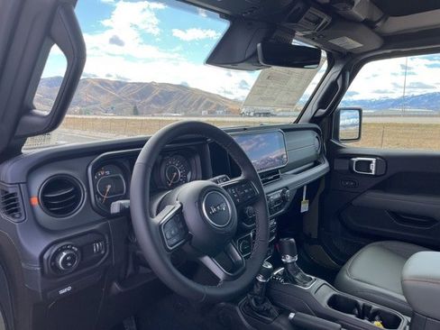 New 2026 Jeep Gladiator Mojave image 13