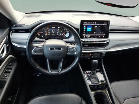 Certified 2022 Jeep Compass Limited image 9