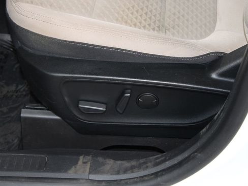 Used 2021 Ford Escape SE w/ Convenience Package FWD image 21