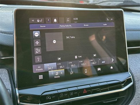 Used 2022 Jeep Compass Latitude w/ Convenience Group image 16