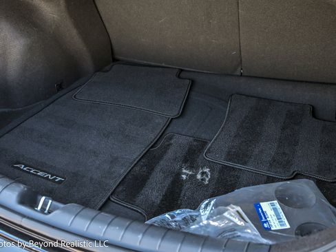 Used 2022 Hyundai Accent SEL image 17