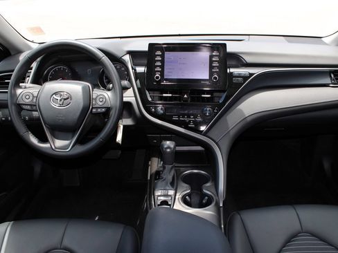 Used 2023 Toyota Camry SE AWD/4WD image 7