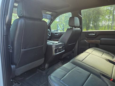 Used 2022 Chevrolet Silverado 3500 High Country w/ Technology Package AWD/4WD image 21