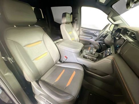 Used 2023 GMC Sierra 1500 AT4 w/ Technology Package image 32